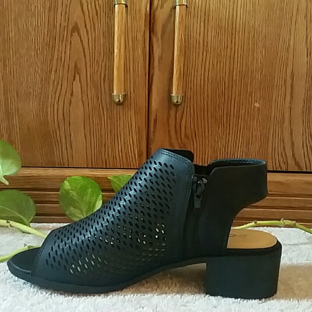 SODA Black Peep Toe Ankle  Zipper Boot